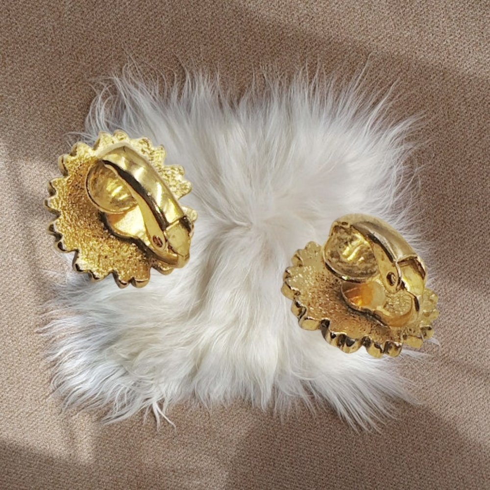 🌲10/$20. Gold Tone Sunburst Clipon Earrings with Clear Center Rhinestone - Picture 6 of 6